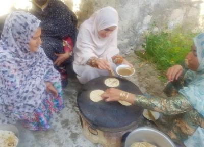 جشنواره پخت نان محلی در روستای رودبار شهرستان بستک برگزار گردید