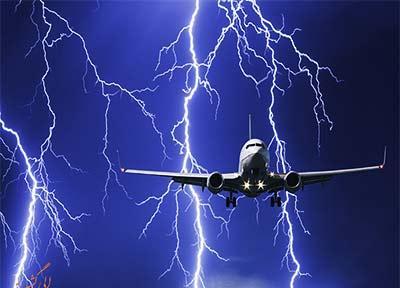 آیا هوای طوفانی برای هواپیما خطرناک است؟
